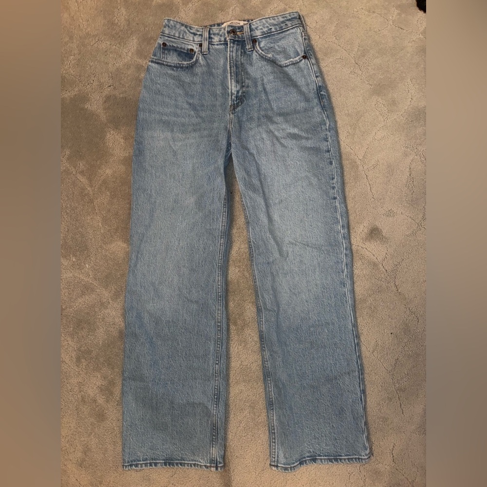 Abercrombie & Fitch Light 90s relaxed high rise jean